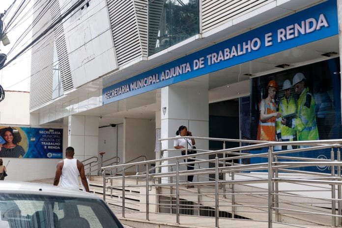 trabalho-emprego-macae