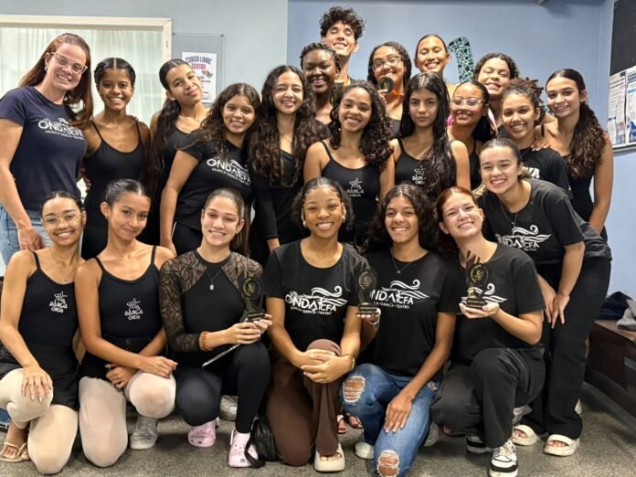 Bailarinos do Centro de Formação representaram Rio das Ostras em Festival de Dança