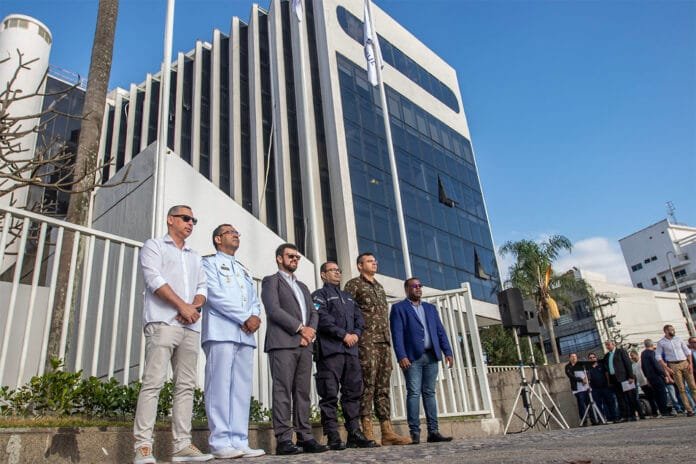 Hasteamento das Bandeiras, aniversário da cidade. Macaé/RJ