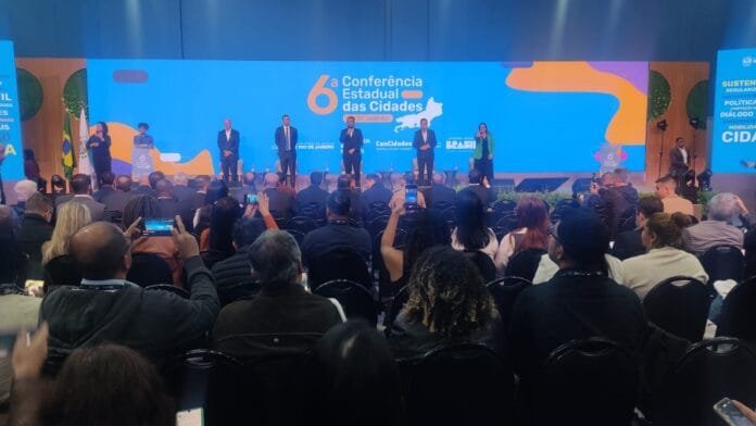 fa26d200-b32d-4d38-9a8c-fa48cd511f14