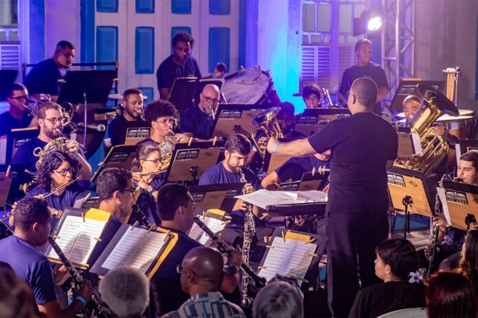 Concerto em comemoração do aniversário da Orquestra Nova Aurora. Macaé/RJ.