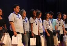 Jovens escritores de Rio das Ostras brilham em premiação literária