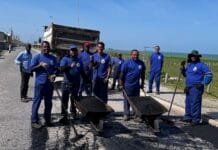 Mutirão revitaliza orla de Tamoios e reforça preservação ambiental na região