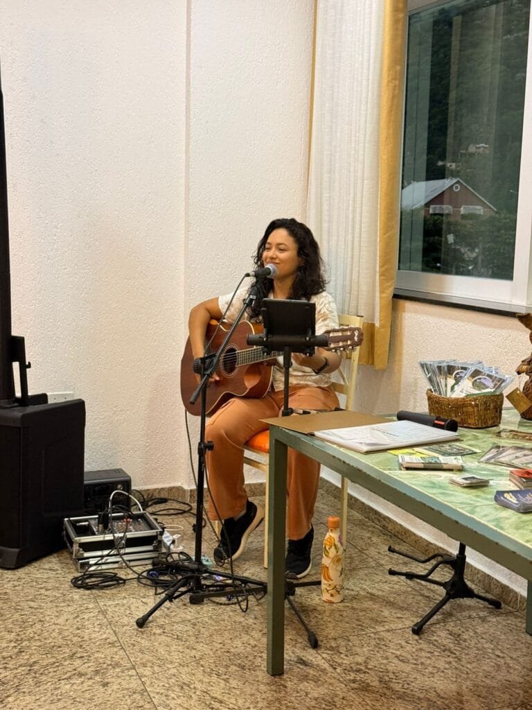 Sabores e cultura local marcaram o encontro, com exposição de cachaças artesanais, artesanato regional e música ao vivo .