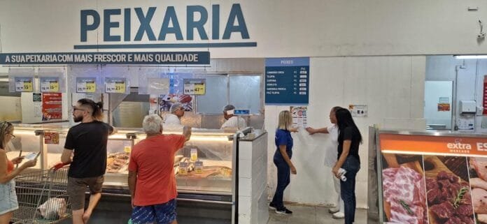 Ação intensificada garante mais segurança e qualidade no pescado que chega à mesa da população.