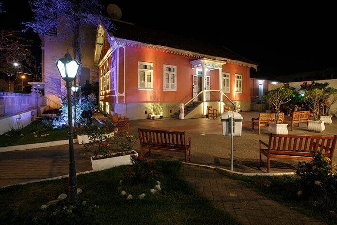 Solar dos Mellos, Museu de Macaé, recebe visitas do projeto Walking Tour