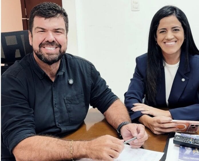 Prefeito Welberth Rezende e a secretária Rebeca Madureira destacam a importância do Qualifica + Macaé, programa que amplia oportunidades e investe na capacitação profissional da população. Foto : Reprodução redes sociais