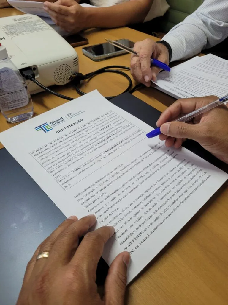 Fotos da reunião do Grupo de Trabalho Intersetorial reúne representantes da Controladoria Geral do Município, da Secretaria Municipal de Planejamento e Gestão, da Secretaria Municipal de Fazenda, da Secretaria Executiva de Relações Institucionais e da Secretaria Executiva de Ciência, Tecnologia e Inovação