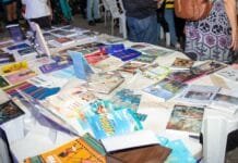 Cultura de Macaé realiza mapeamento inédito de escritores e obras literárias do município Foto de diversos livros em uma mesa grande