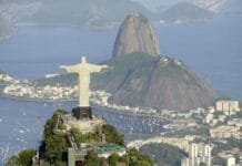 Lula autoriza RJ a reduzir dívida com novo programa fiscal Foto aerea da cidade do Rio de janeiro em primeiro plano o Cristo Redentor e ao fundo o Pão de Açúcar