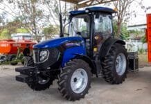 Rio das Ostras reforça agricultura com novos equipamentos Foto de um veículo agrícola tipo trator