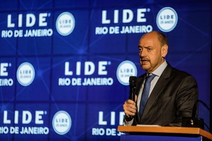 O governador em exercício, Ricardo Couto,
