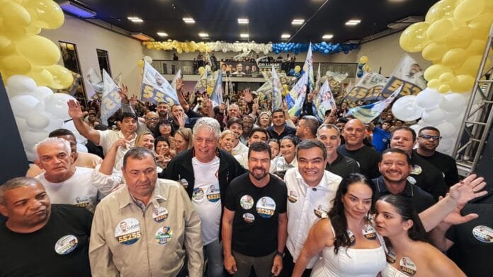 Dr. Lucas lança candidatura a deputado estadual em Macaé O prefeito Welbert Rezende marcou presença no lançamento e acompanhou o encontro político ao lado de lideranças da região.