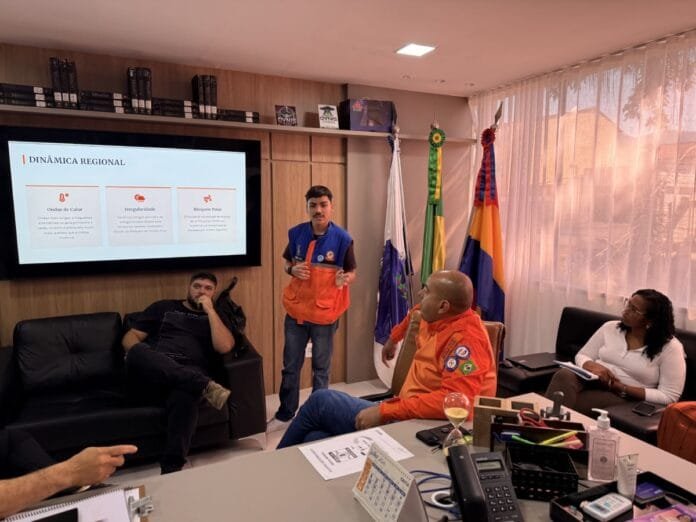 Defesa Civil Municipal se reuniu nesta terça-feira (21) com o prefeito Ramon Gidalte e representantes de diferentes secretarias