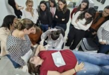 Implanon passa a ser oferecido pela rede pública de saúde de Casimiro de Abreu Equipe acompanha a demonstração prática do procedimento e conhece de perto o método que passa a integrar as opções de planejamento familiar oferecidas pela rede municipal.