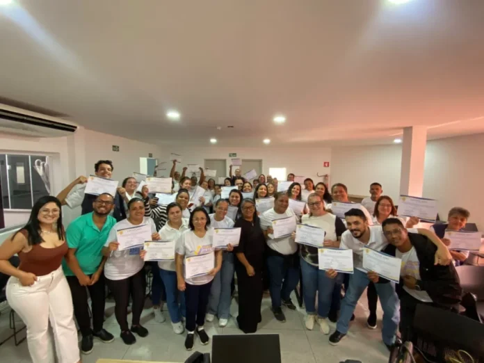Agentes comunitários de saúde participam de capacitação sobre proteção de dados e efeitos do El Niño em Casimiro de Abreu.