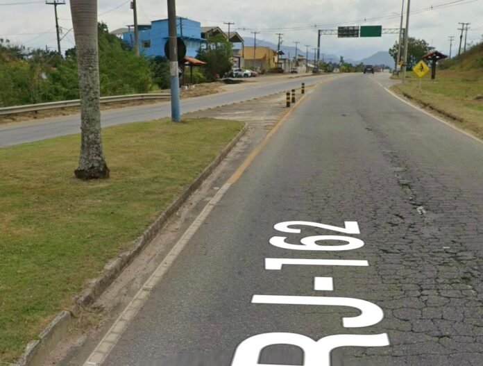 A RJ-162 é uma importante ligação regional e a recuperação da pista é uma demanda de quem utiliza a rodovia diariamente. Foto: Google