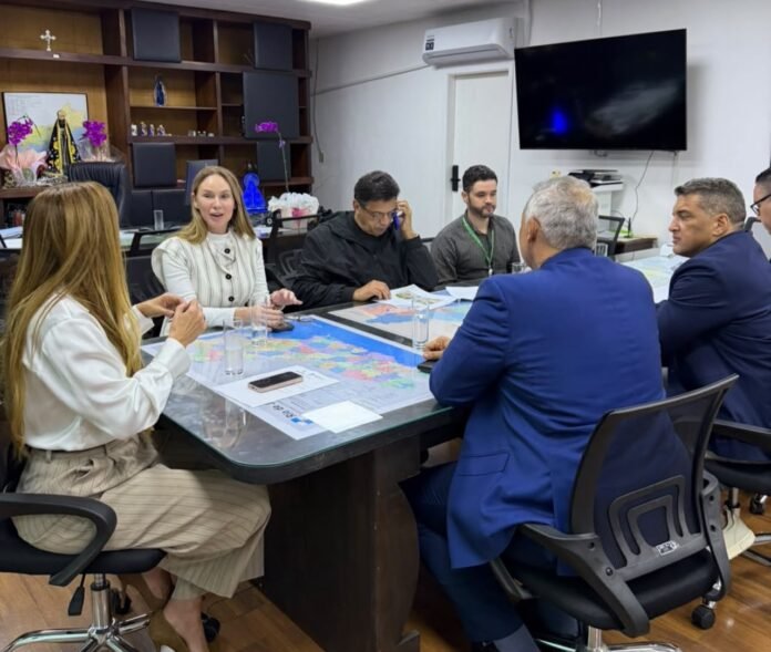 Reunião definiu vistoria técnica na RJ-162 para a próxima quarta-feira (23), nos trechos considerados mais críticos.