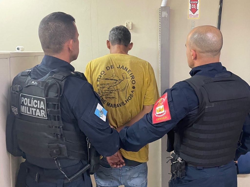 O homem foi preso e levado para a 82ª DP (Maricá). Foto: Secom/ Divulgação