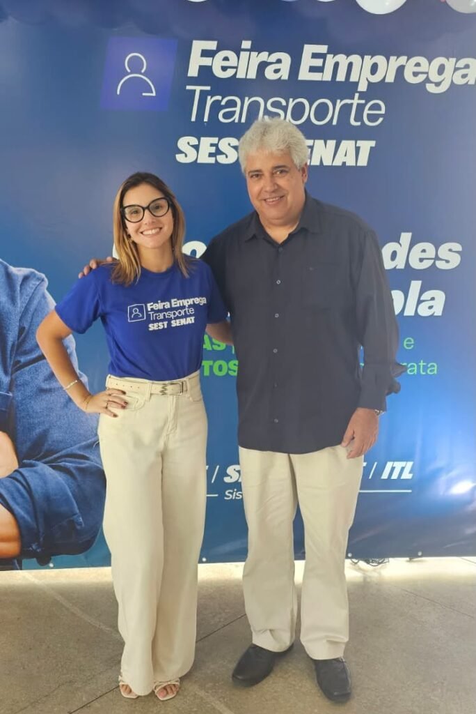 Mário Max e Rayanna Siqueira durante a Feira Emprega Transporte 2026