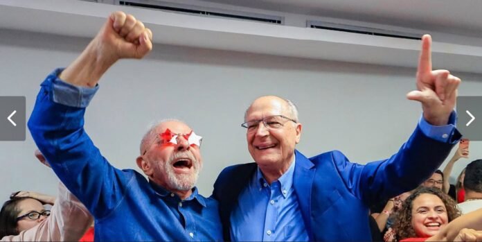 Lula durante pronunciamento após vitória no segundo turno das eleições presidenciais de 2026.